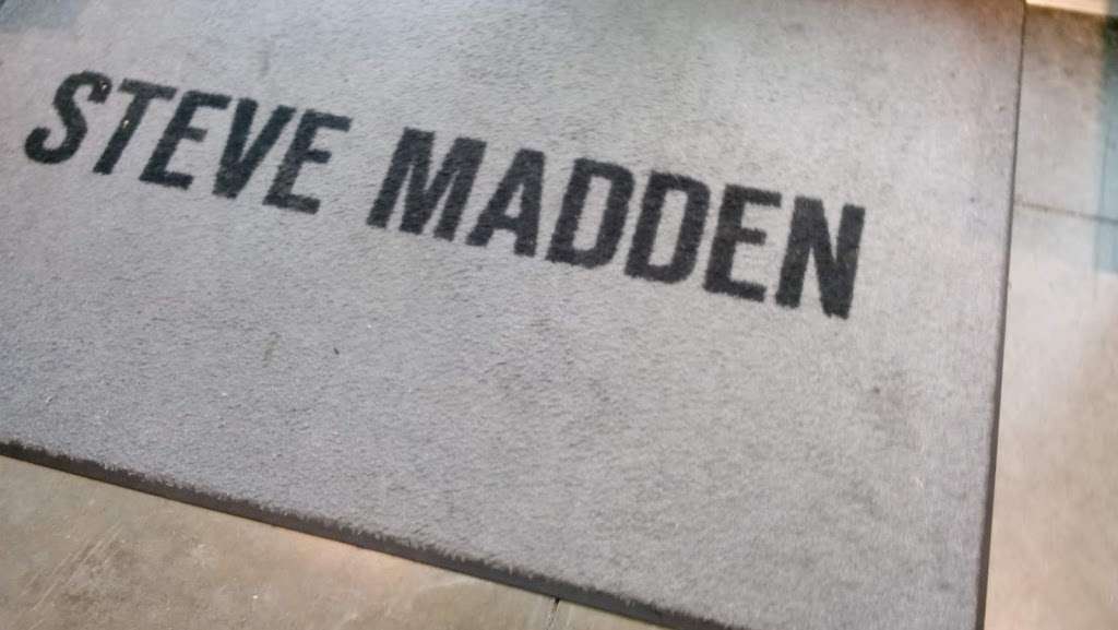 Steve Madden | 1650 Premium Outlet Blvd #1870, Aurora, IL 60502, USA | Phone: (630) 585-5524