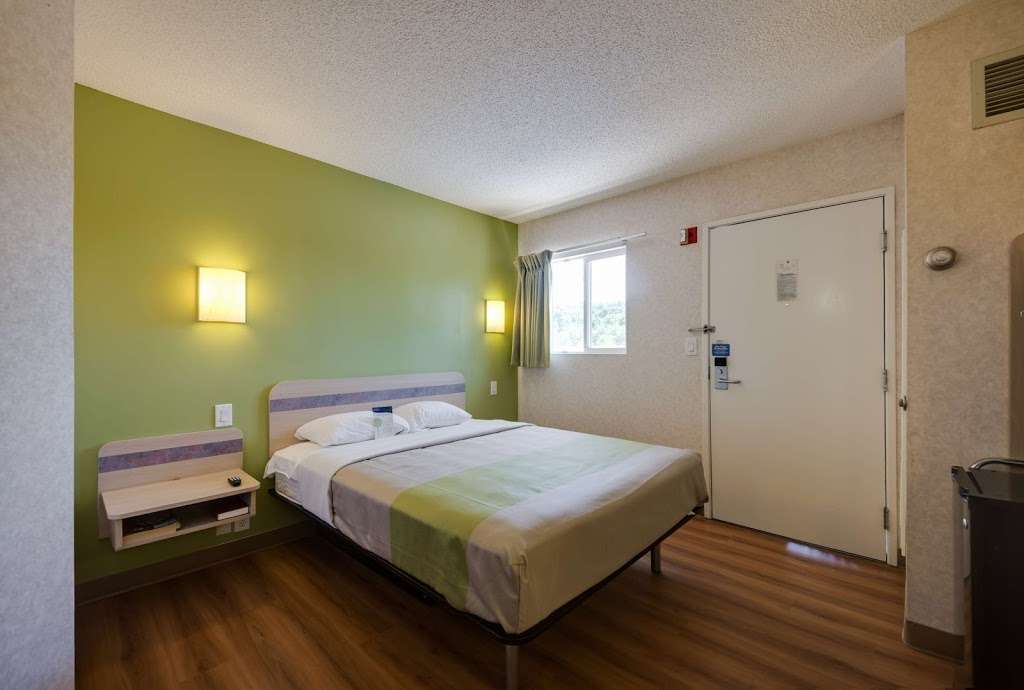 Motel 6 Statesville | 1137 Morland Dr, Statesville, NC 28677, USA | Phone: (704) 871-1115