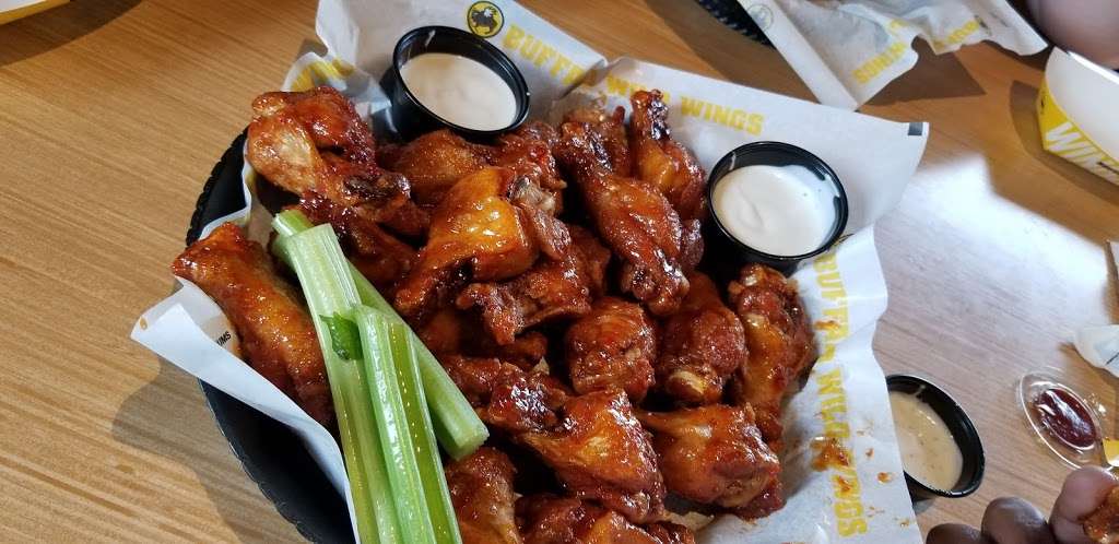 Buffalo Wild Wings | 680 S Bay Rd, Dover, DE 19901, USA | Phone: (302) 346-9464