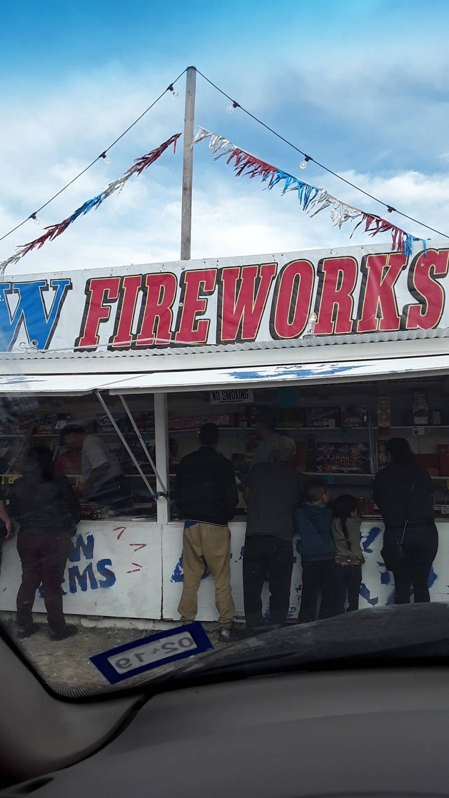 Mr. W Fireworks | 6924 TX-359, Laredo, TX 78043, USA | Phone: (210) 622-3112