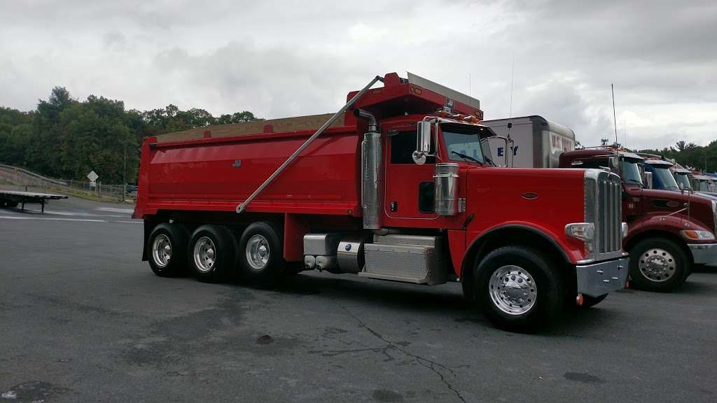 Hunter Truck - Pocono | 1328 Golden Slipper Rd, Bartonsville, PA 18321, USA | Phone: (570) 688-2400