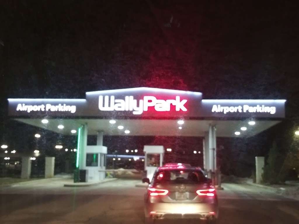 WallyPark Airport Parking | 4747 S Howell Ave, Milwaukee, WI 53207, USA | Phone: (414) 255-0227