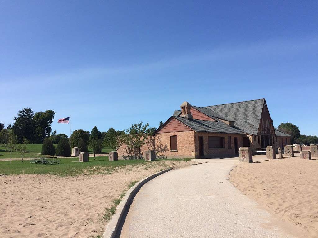 Simmons Island Beach | 5001 Simmons Island Rd, Kenosha, WI 53140, USA | Phone: (262) 653-4080