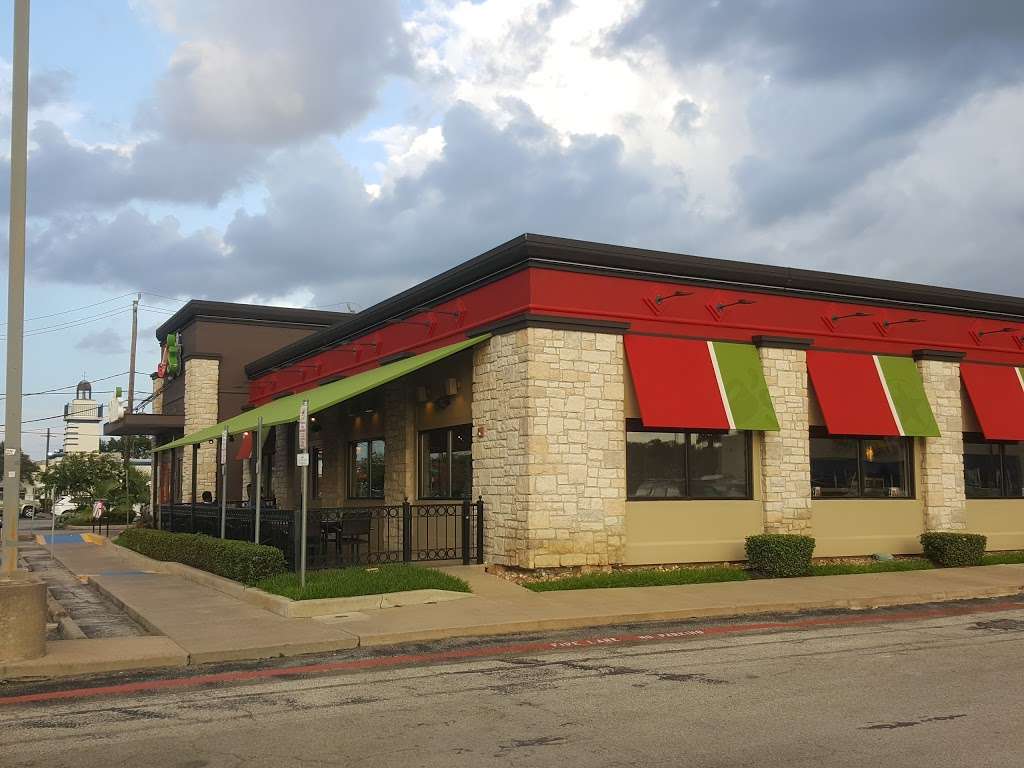 Chilis Grill & Bar | 6121 Westheimer Rd, Houston, TX 77057, USA | Phone: (832) 251-0454