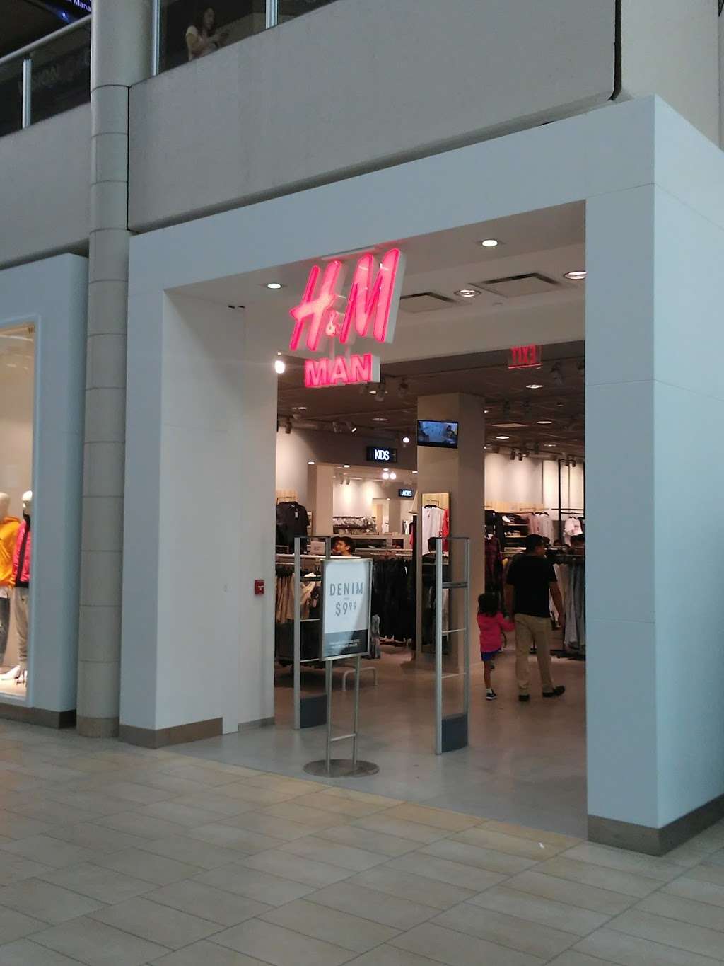 H&M | 2134 Montebello Town Centre Drive Room B12A, Montebello, CA 90640, USA | Phone: (855) 466-7467