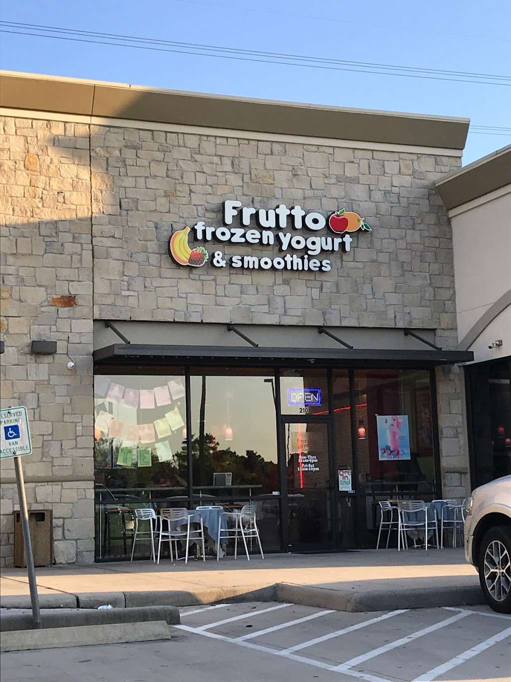 Frutto Frozen Yogurt & Smoothies | 9506 N Sam Houston Pkwy E #210, Humble, TX 77396, USA | Phone: (281) 458-2019