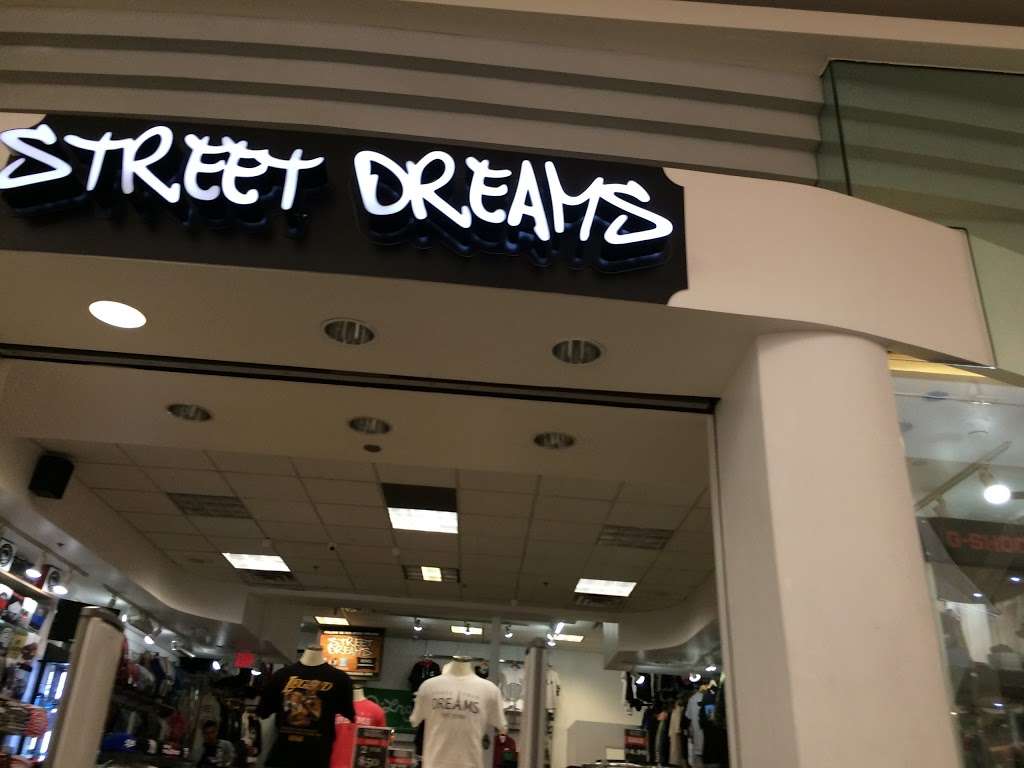 Street Dreams | 2116 Montebello Town Center, Montebello, CA 90640, USA | Phone: (323) 888-0120