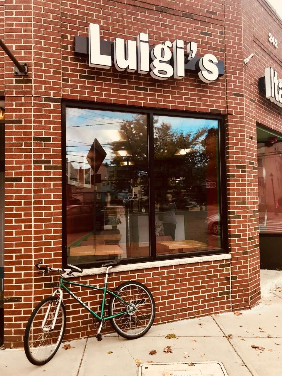 Luigis Italian Kitchen | 242 Massachusetts Ave, Arlington, MA 02474, USA | Phone: (781) 777-1719