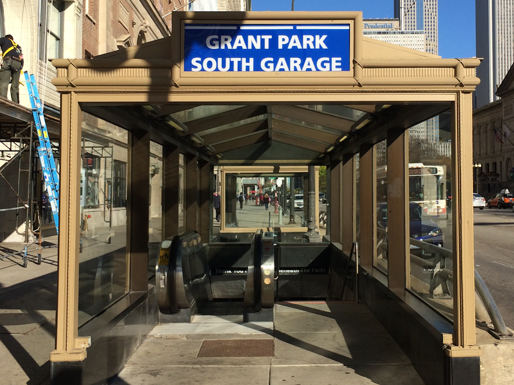 Grant Park South Garage | 325 S Michigan Ave, Chicago, IL 60604, USA | Phone: (312) 922-1156