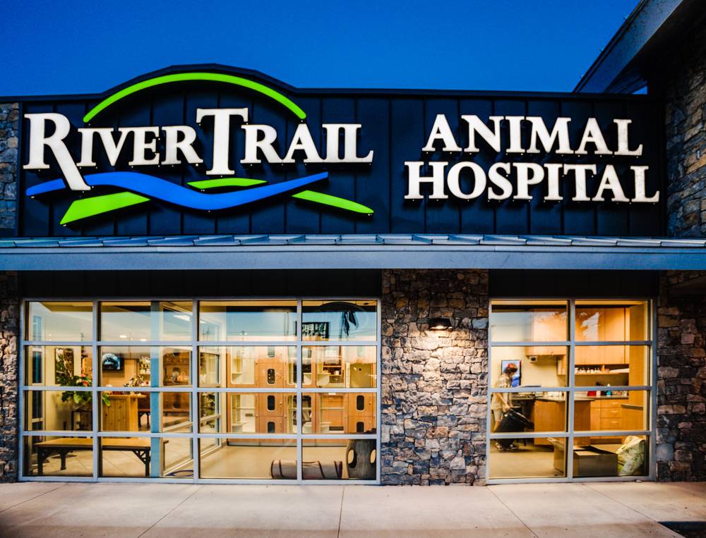 River Trail Animal Hospital and Pet Lodge | 10102 Riverside Pkwy, Tulsa, OK 74137, USA | Phone: (918) 728-7494