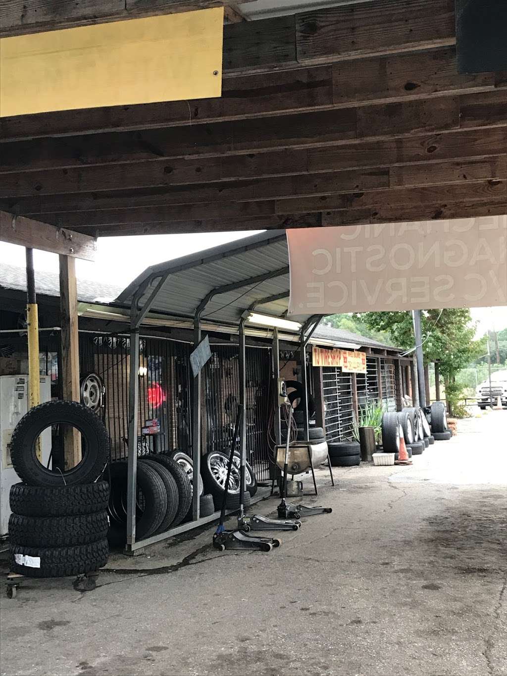 Tomas Juarez Tire Shop | 15010 Kuykendahl Rd, Houston, TX 77090, USA | Phone: (281) 444-8910