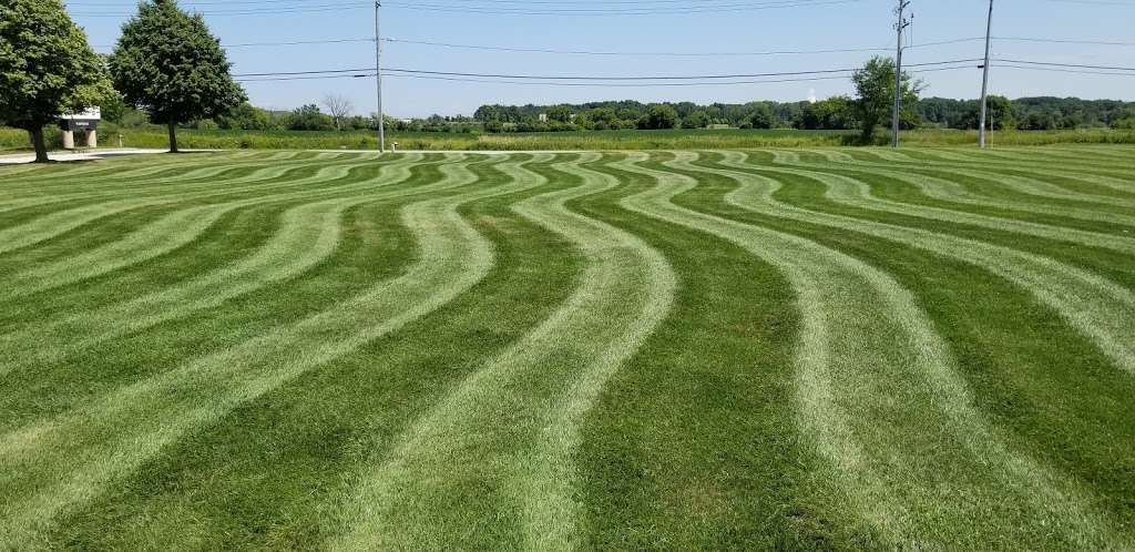 LAWNFORCE LLC | 400 E Oak St, Oak Creek, WI 53154, USA | Phone: (414) 630-8354