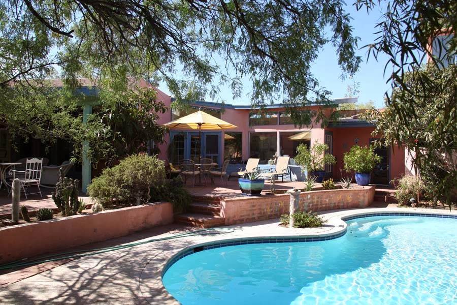 The Azure Gate Bed and Breakfast | 9351 E Morrill Way, Tucson, AZ 85749, USA | Phone: (520) 749-8157