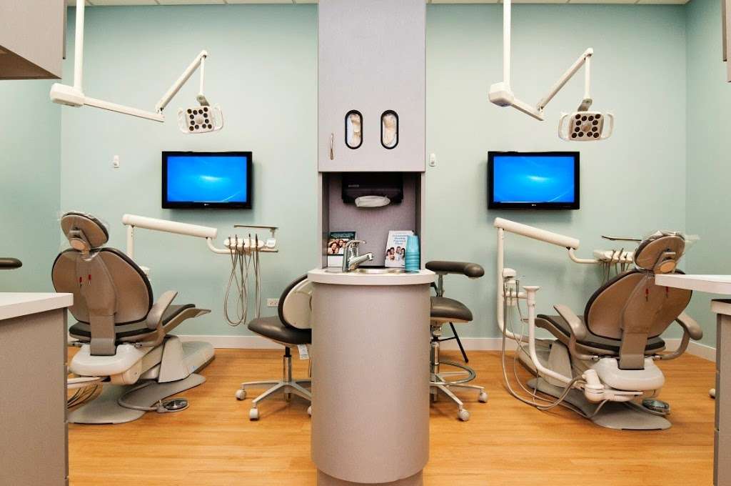 Dundee Dental Smile PC | 27 S Western Ave, Carpentersville, IL 60110, USA | Phone: (847) 783-6544