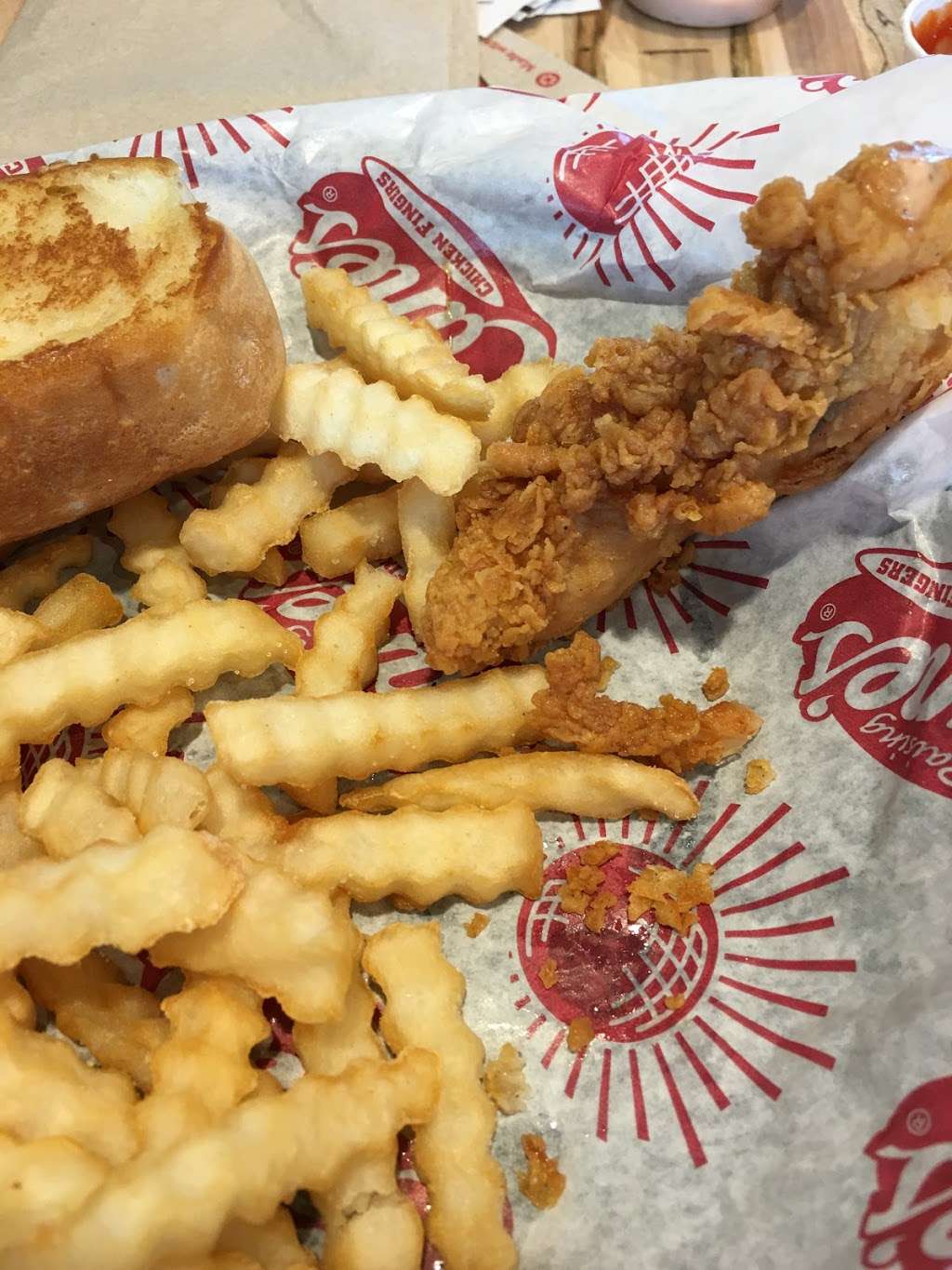 Raising Canes Chicken Fingers | 1640 Bay Area Blvd, Friendswood, TX 77546, USA | Phone: (281) 286-3932