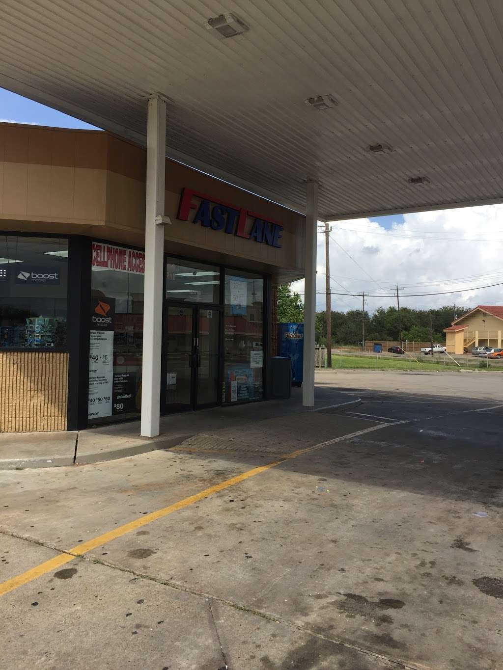 FAST LANE | 1014 S Lazy Ln, Clute, TX 77531, USA | Phone: (979) 265-9446