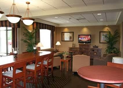 Hampton Inn Elkhorn Lake Geneva Area | 40 W Hidden Trail, Elkhorn, WI 53121, USA | Phone: (262) 743-2360