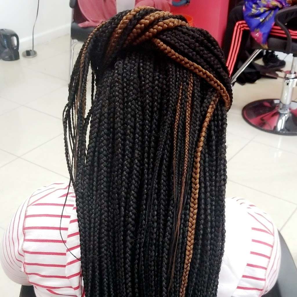 Mama African Hair Braiding | 162 Rockaway Ave, Brooklyn, NY 11233, USA | Phone: (718) 635-1543