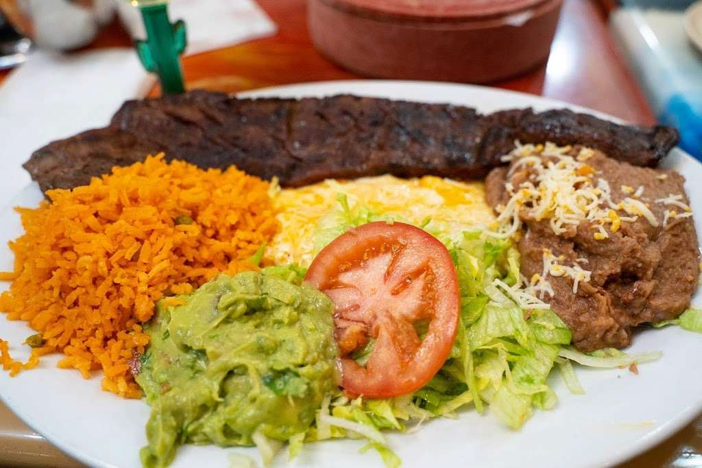 El Gordo Restaurant | 5746 W Belmont Ave, Chicago, IL 60634, USA | Phone: (773) 286-8608