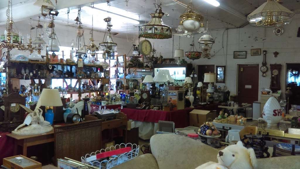 Red Barn Antiques | 56 New Egypt Cookstown Rd, New Egypt, NJ 08533, USA | Phone: (609) 758-9152