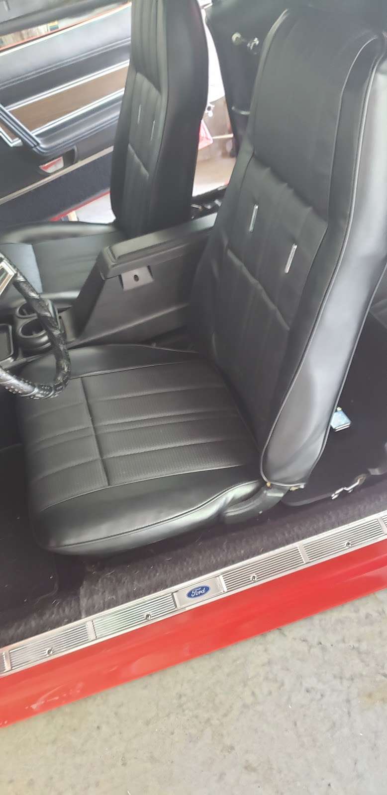 Durnils Auto Upholstery | 5083 N Union Valley Rd, Bloomington, IN 47404, USA | Phone: (812) 322-1135