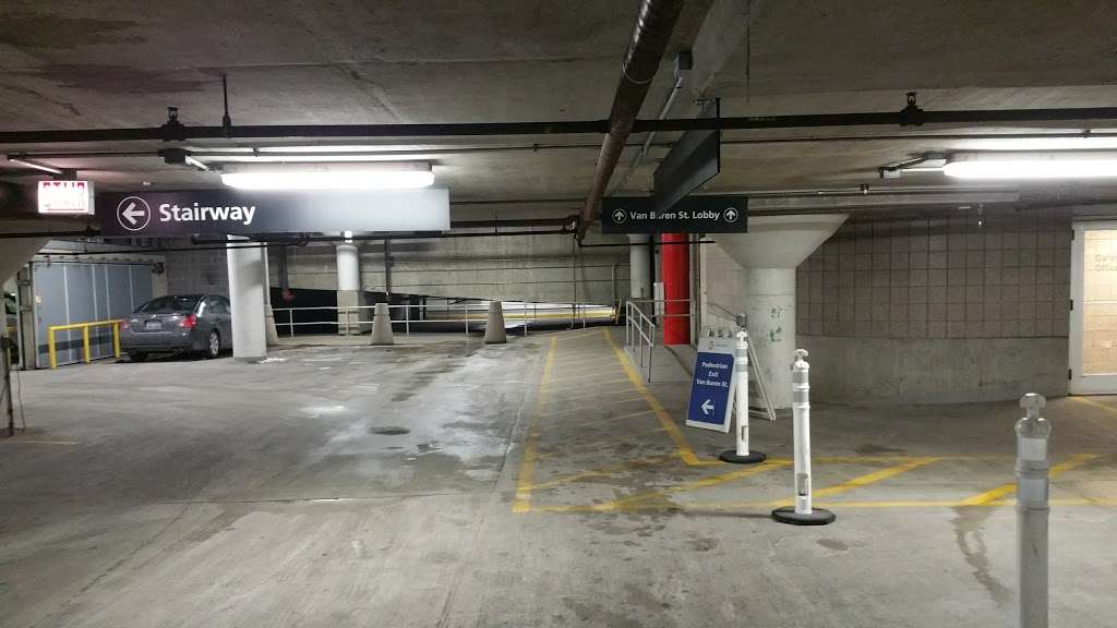 Grant Park South Garage | 325 S Michigan Ave, Chicago, IL 60604, USA | Phone: (312) 922-1156