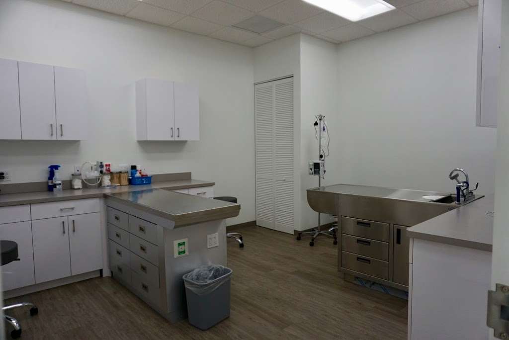 Advanced Veterinary Care Center | 8920 W State Rd 84, Davie, FL 33324, USA | Phone: (954) 500-8387