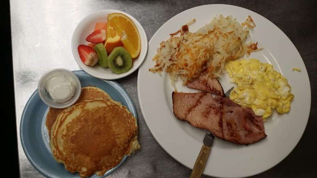 Somonauk Pancake House | 740 E Market St, Somonauk, IL 60552, USA | Phone: (815) 498-1000