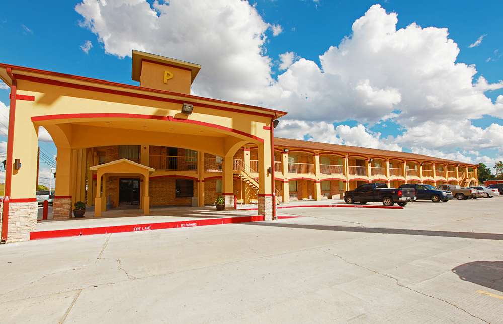 Executive Inn | 26035 Southwest Fwy, Rosenberg, TX 77471, USA | Phone: (281) 342-5387