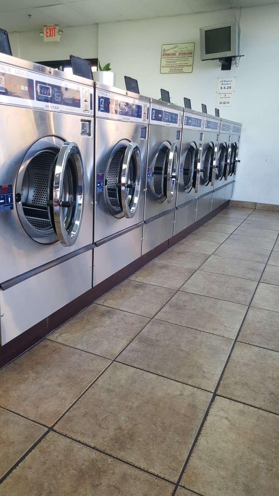 Spin City Laundromat | 5950 W Charleston Blvd #140, Las Vegas, NV 89146, USA | Phone: (702) 880-4344