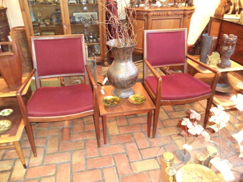 Fleur De Lis Antiques and Design LLC | 4 Long Ridge Rd, West Redding, CT 06896, USA | Phone: (203) 664-1673