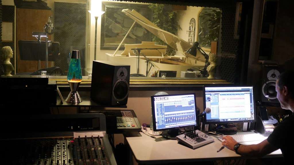 Recording Studio Multimedia Music Productions | 4621 Cahuenga Blvd, Toluca Lake, CA 91602, USA | Phone: (818) 762-6275