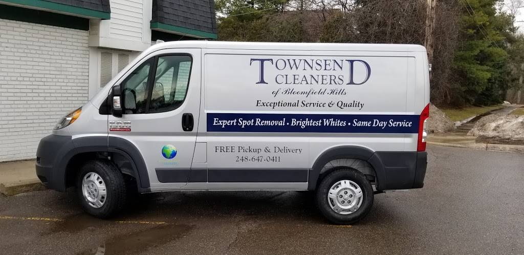 Townsend Cleaners-Bloomfield | 2531 W Maple Rd, Bloomfield Hills, MI 48301, USA | Phone: (248) 647-0411