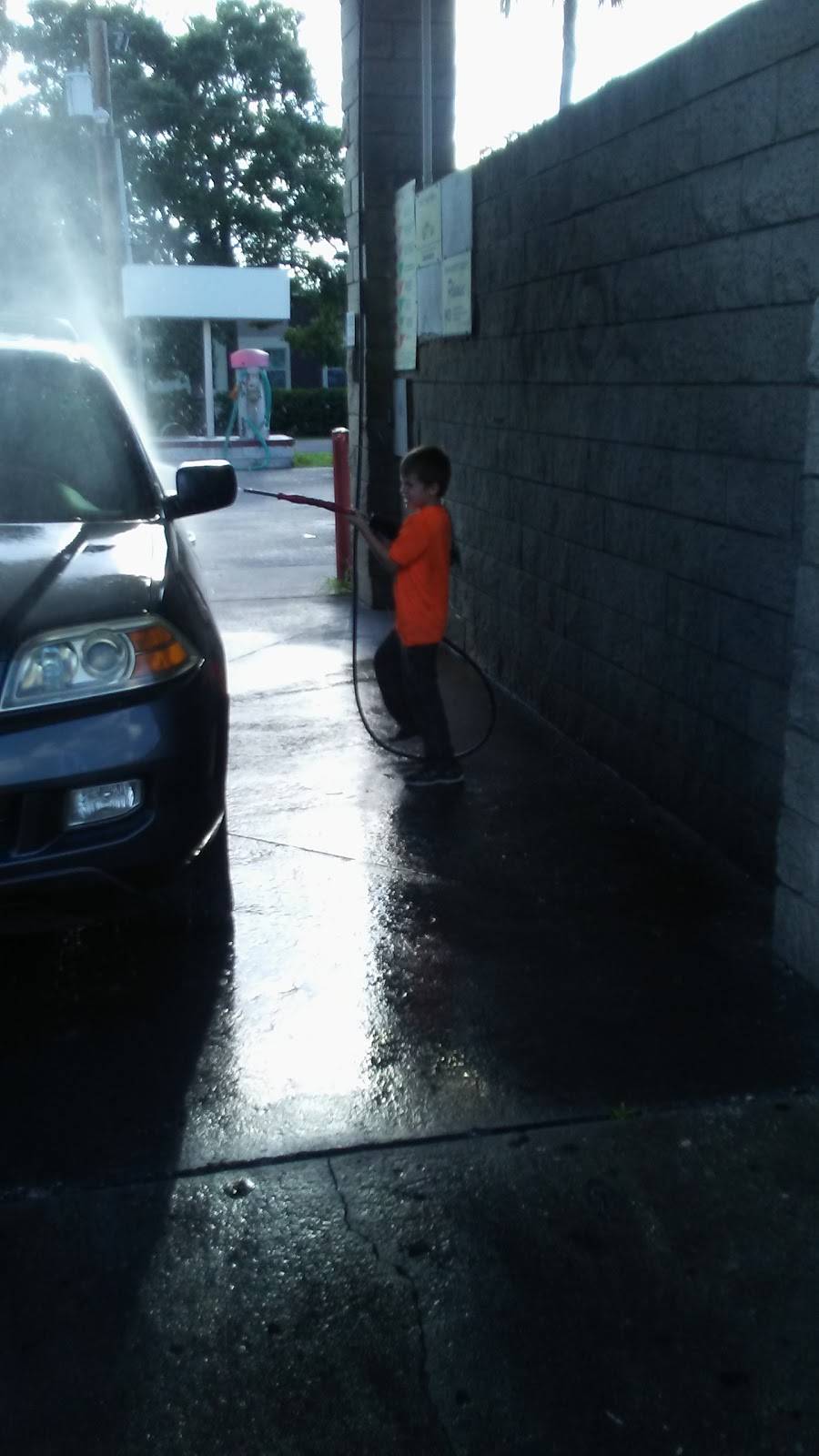 Spotless Car Wash | N Himes Ave, Tampa, FL 33614, USA | Phone: (813) 546-5646