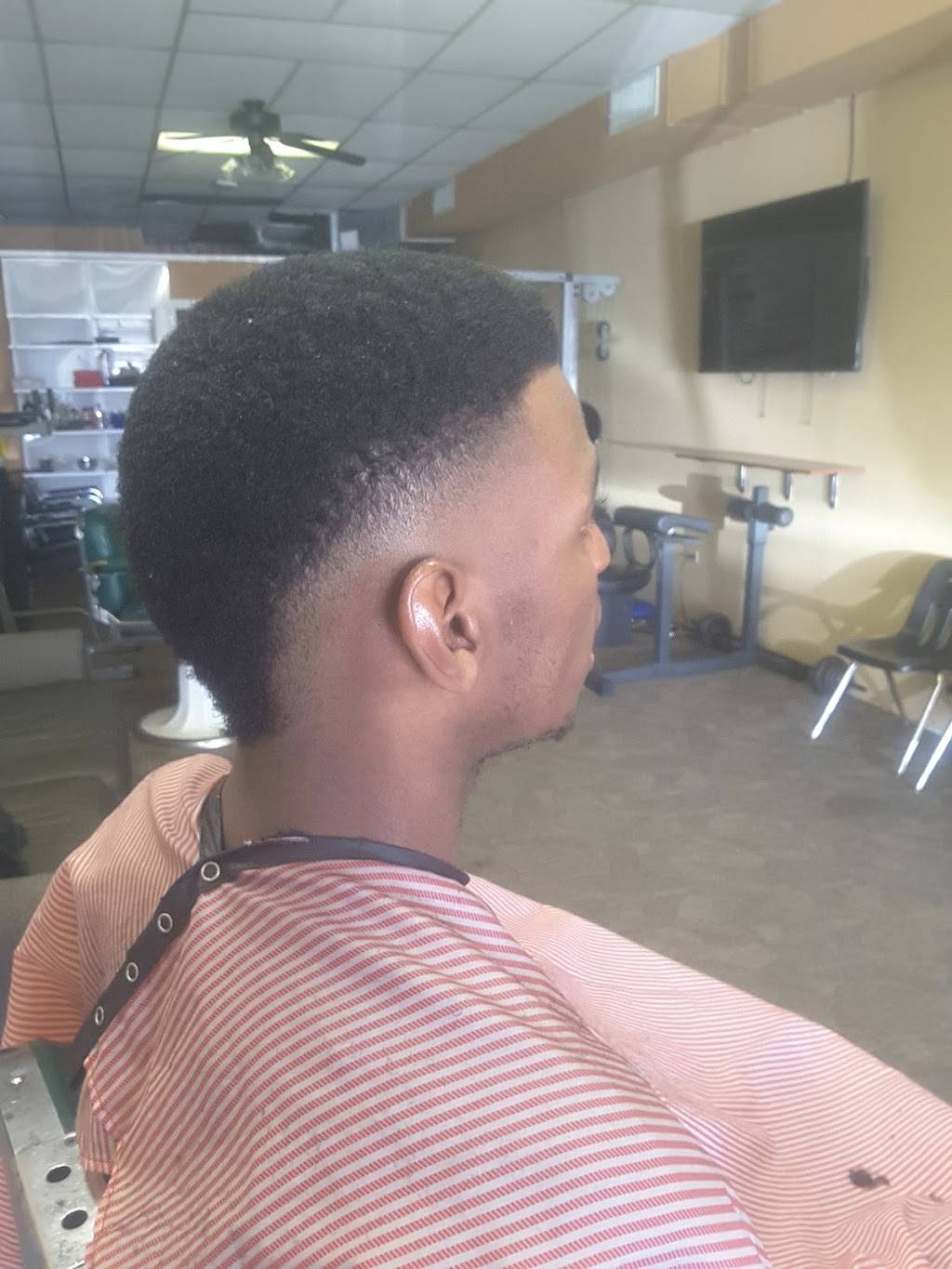 All Sports Barbershop | 10738 W Hampton Ave, Milwaukee, WI 53225, USA | Phone: (414) 899-0569