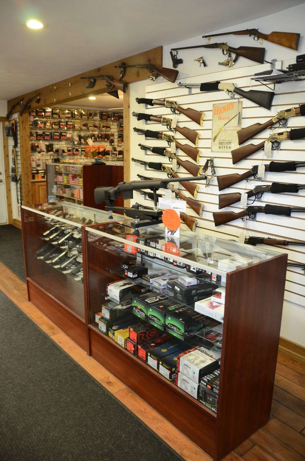 Gun Town | 10660 US-30, Grovertown, IN 46531, USA | Phone: (574) 867-4867