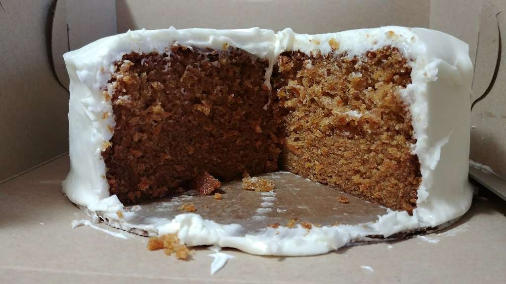 Lloyds Carrot Cake | 6087 Broadway, Bronx, NY 10471, USA | Phone: (718) 548-9020