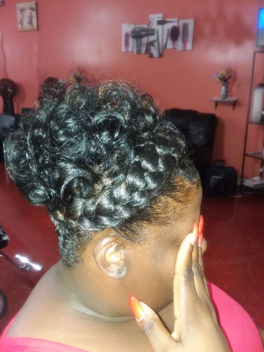 KunTajus Hair Nails and Barber Lounge | 4045, 2428 Freedom Dr, Charlotte, NC 28208, USA | Phone: (704) 506-7371