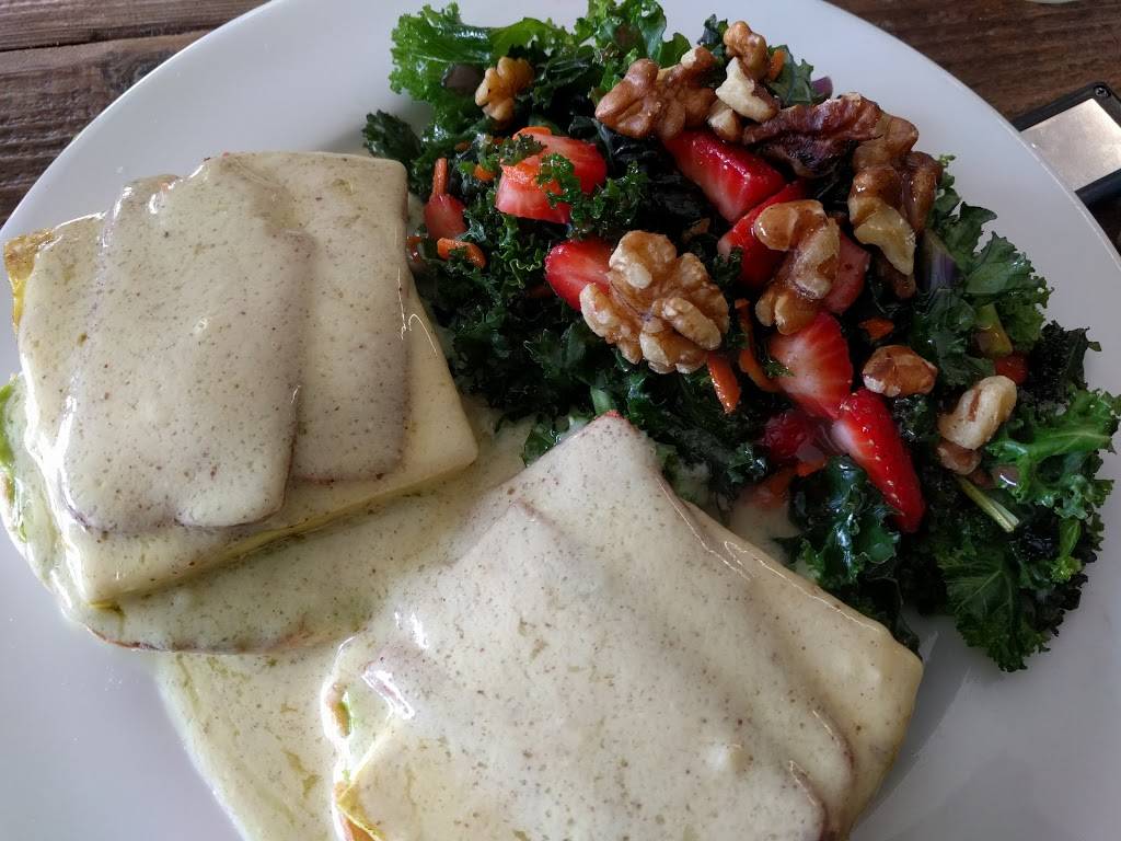 Two Mammas Vegan Kitchen | 3700 E 12th St, Oakland, CA 94601, USA | Phone: (510) 606-0596