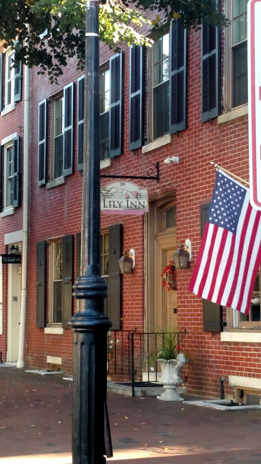The Lily Inn | 214 High St, Burlington, NJ 08016, USA | Phone: (888) 900-5459
