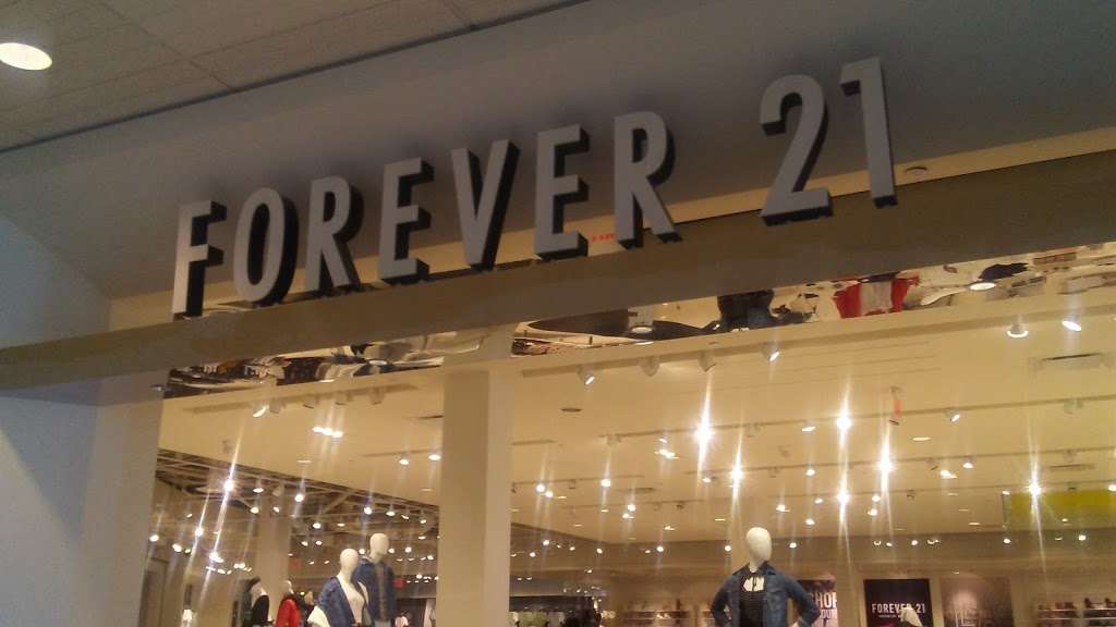 Forever 21 | 4403 E Black Horse Pike, Mays Landing, NJ 08330, USA | Phone: (609) 415-6371