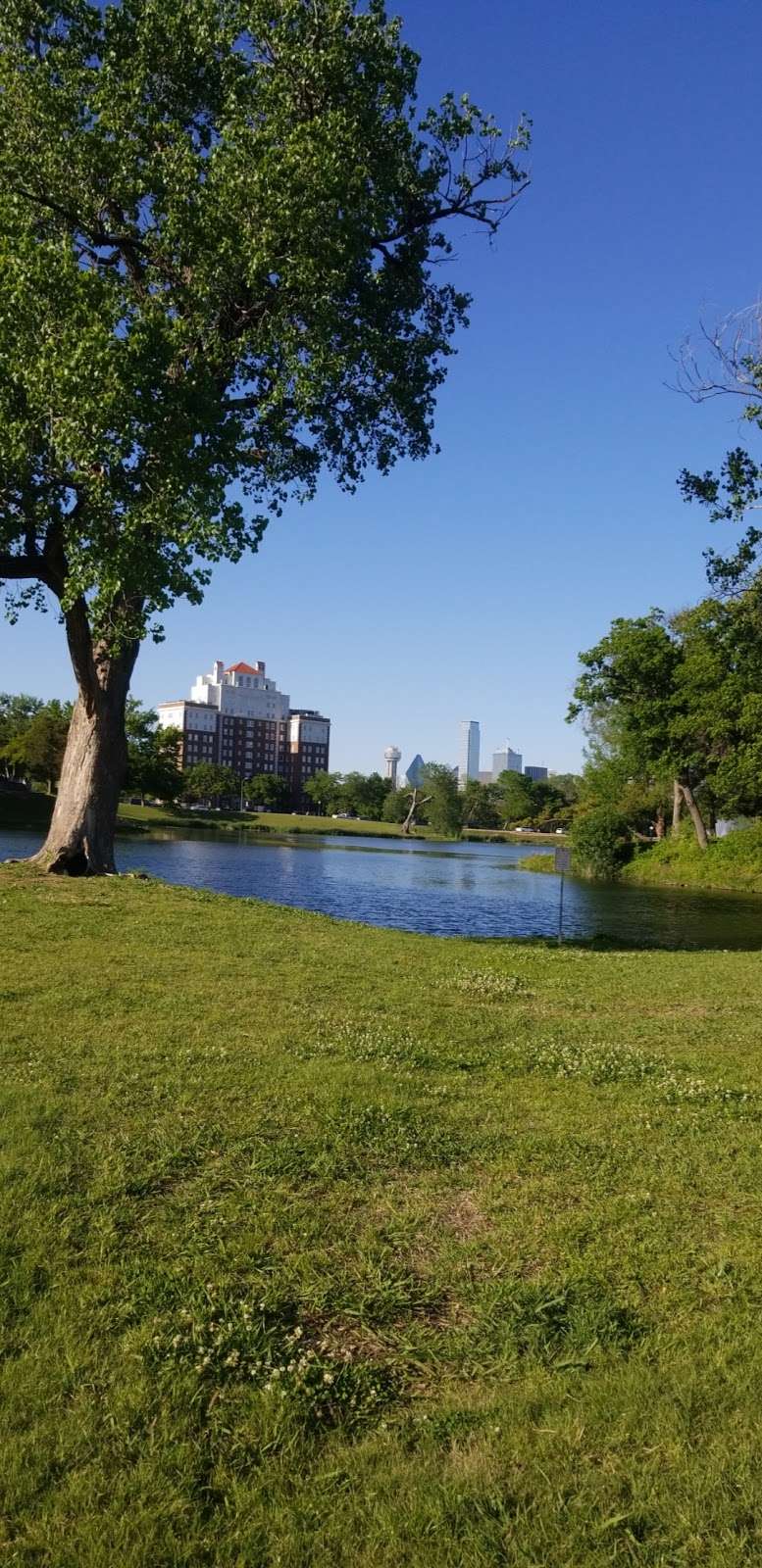 Lake Cliff Park | 300 E Colorado Blvd, Dallas, TX 75201, USA | Phone: (972) 963-0513