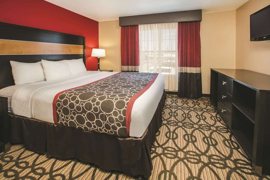 La Quinta Inn & Suites by Wyndham Dallas Mesquite | 118 East, US-80, Mesquite, TX 75149, USA | Phone: (972) 216-7460