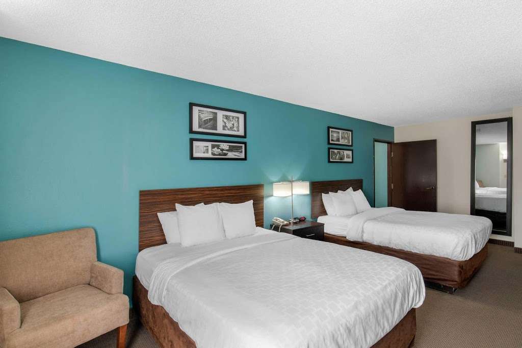 Clarion Inn & Suites Dfw North | 4770 Plaza Dr, Irving, TX 75063, USA | Phone: (972) 929-8888