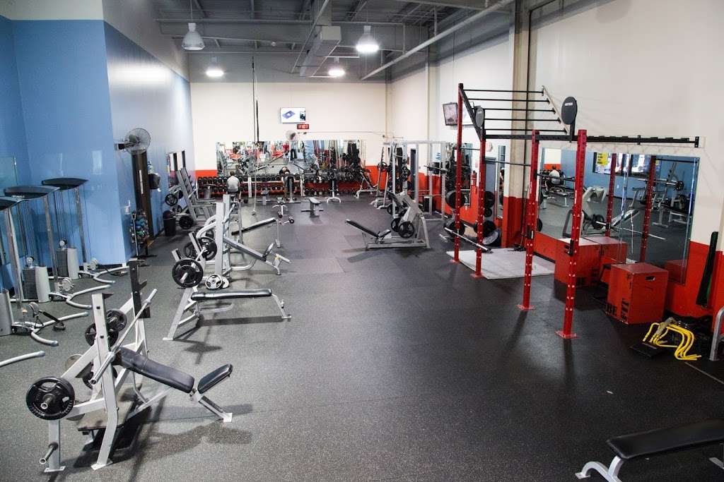 Body Evolution Fitness Center | 12155 Shadow Creek Pkwy #111, Pearland, TX 77584, USA | Phone: (713) 340-0001