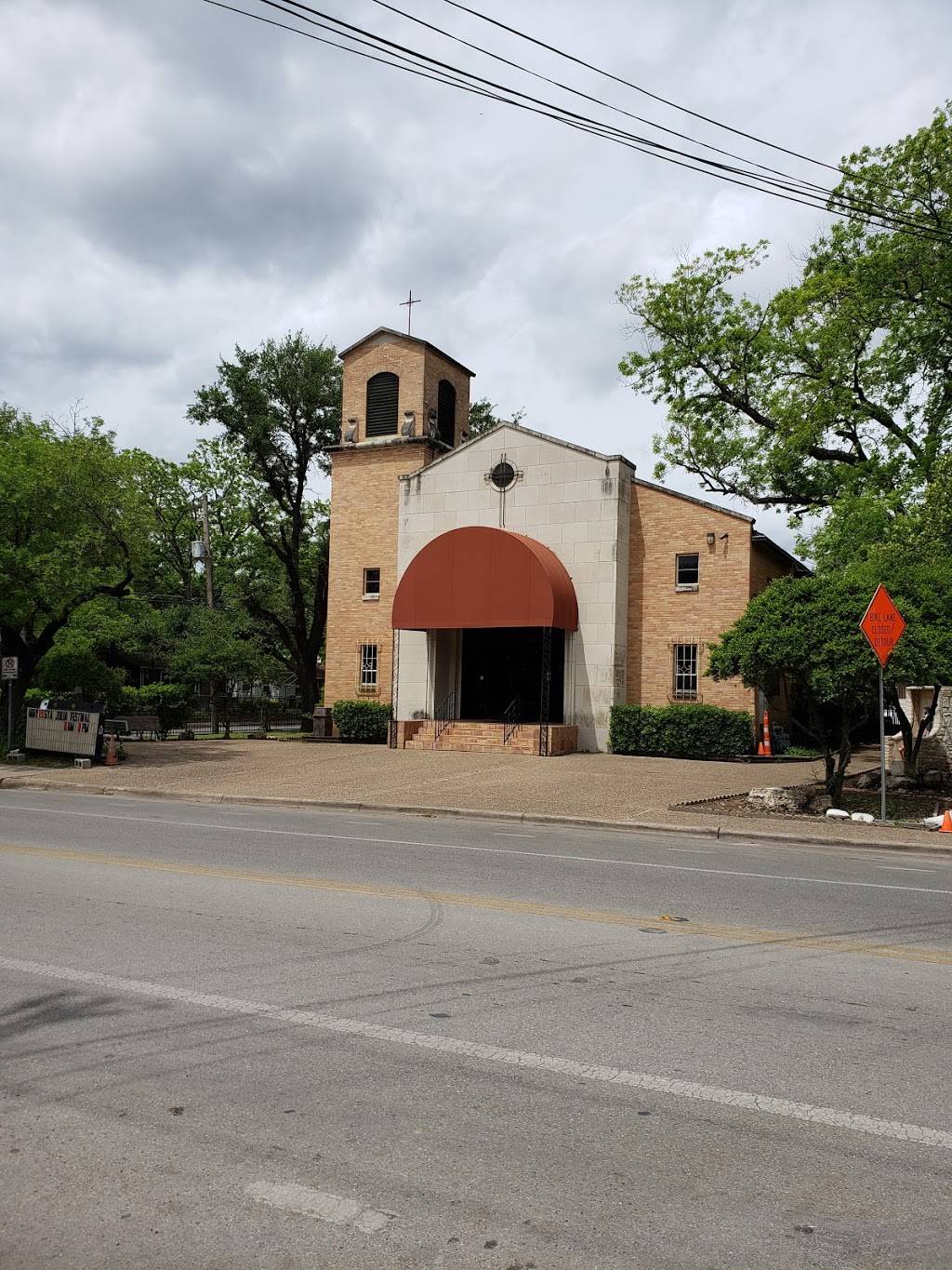 Sta. Julia Church | 3010 Lyons Rd, Austin, TX 78702, USA | Phone: (512) 926-4186