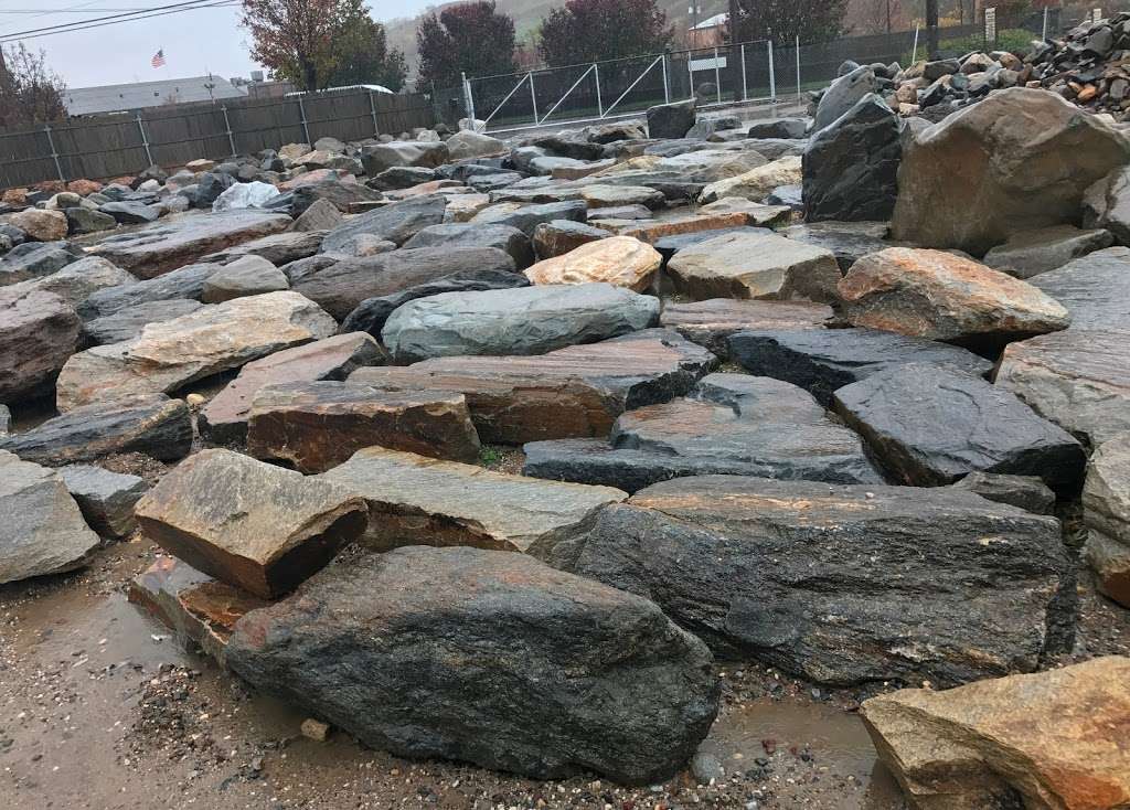 Boulders Rock Long Island, Retaining Walls Suffolk Nassau NY | 2 Old Northport Rd, Kings Park, NY 11754, USA | Phone: (631) 544-1038