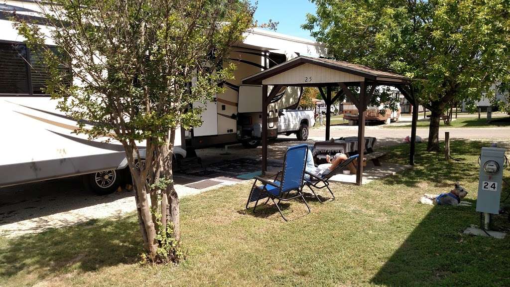 Stone Creek RV Mobile Home | 18905 Interstate 35 N, Schertz, TX 78154, USA | Phone: (830) 609-7759