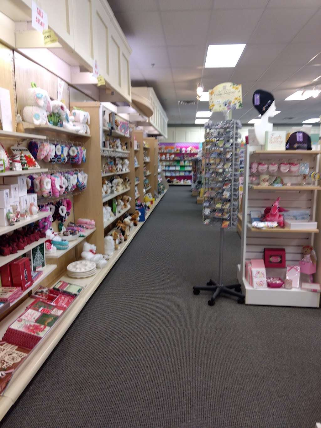 Lindas Hallmark Shop | Muskego Centre, W189s7793 Racine Ave, Muskego, WI 53150, USA | Phone: (262) 679-2019