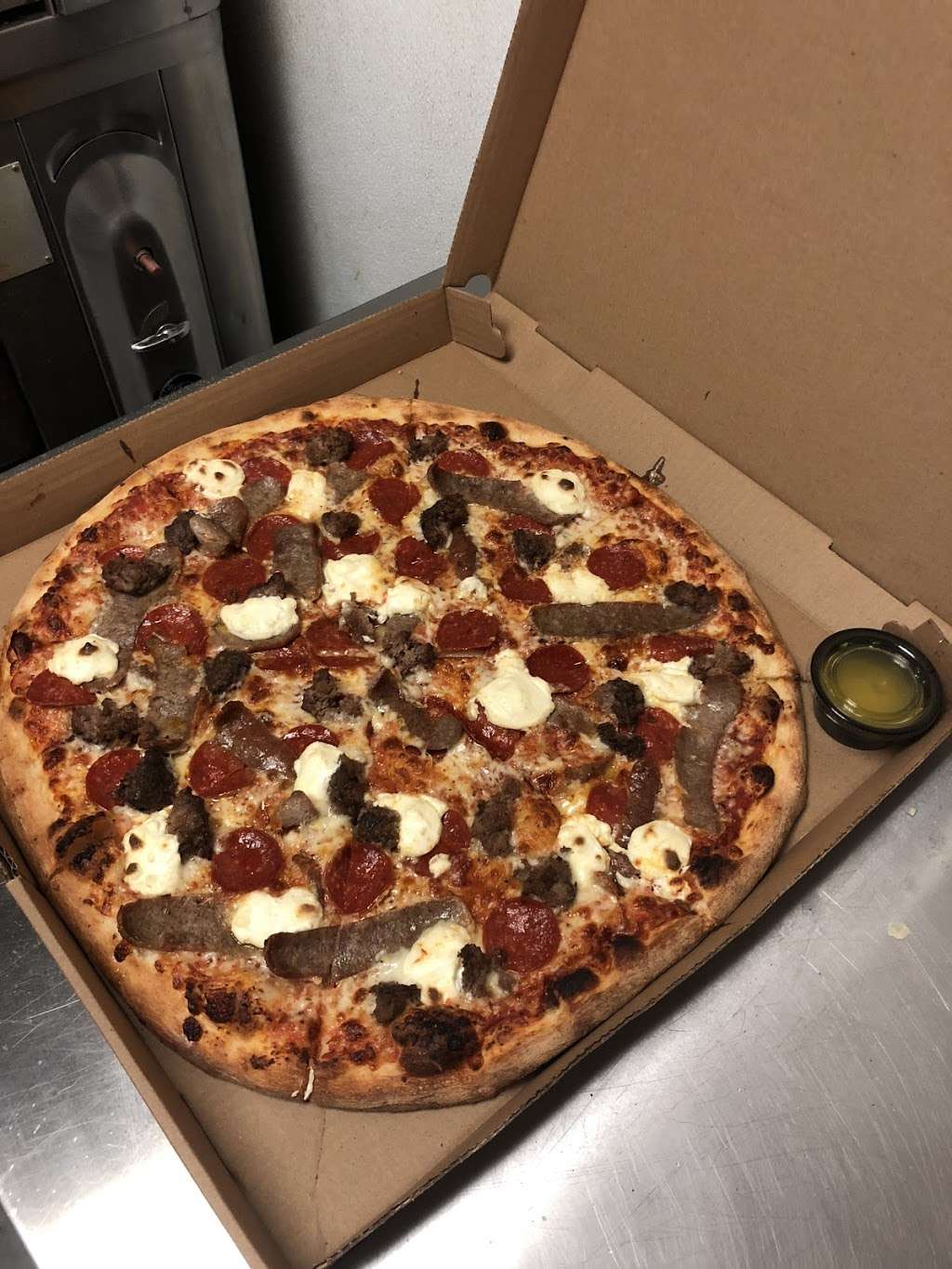 Faunts Pizza | 200 Washington St, Peabody, MA 01960, USA | Phone: (978) 531-0992